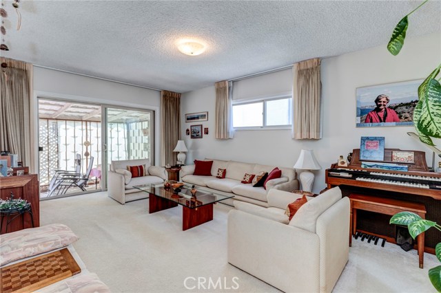 705 Paulina Avenue, Redondo Beach, California 90277, 3 Bedrooms Bedrooms, ,2 BathroomsBathrooms,Residential,Sold,Paulina,SB17205308