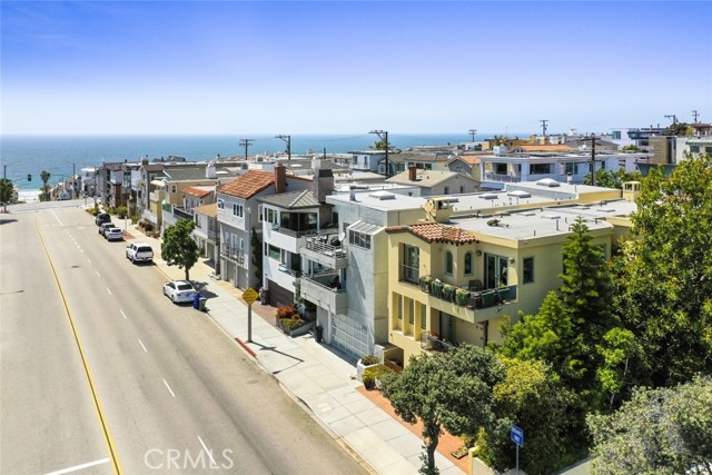 413 15th Street, Manhattan Beach, California 90266, 3 Bedrooms Bedrooms, ,3 BathroomsBathrooms,Residential,Sold,15th,SB21111117