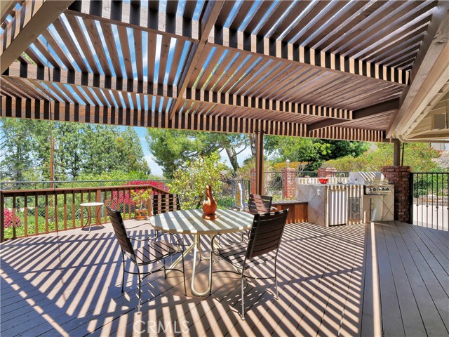 34 Deerhill Drive, Rolling Hills Estates, California 90274, 3 Bedrooms Bedrooms, ,3 BathroomsBathrooms,Residential,Sold,Deerhill,PV21123888