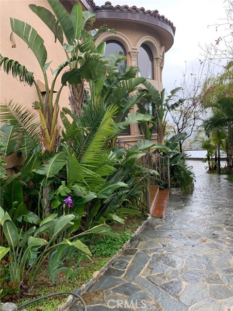 Photo of 1445 Edgecliff Lane, Pasadena, CA 91107