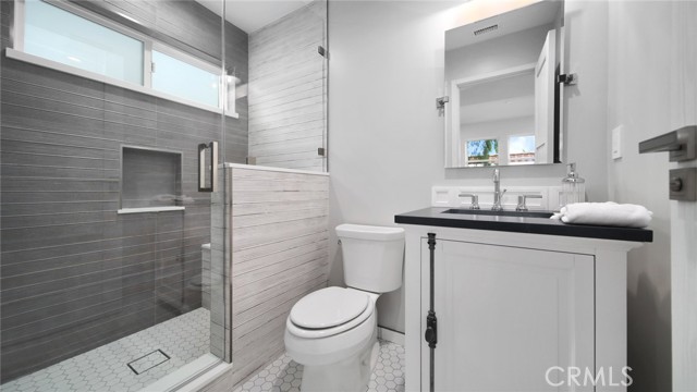 1904 Mathews Ave, Redondo Beach, California 90278, 5 Bedrooms Bedrooms, ,5 BathroomsBathrooms,Residential,Sold,Mathews Ave,PV21055128