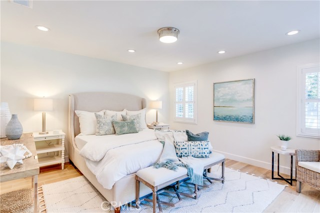 861 12th Court, Manhattan Beach, California 90266, 3 Bedrooms Bedrooms, ,1 BathroomBathrooms,Residential,Sold,12th,SB20006910