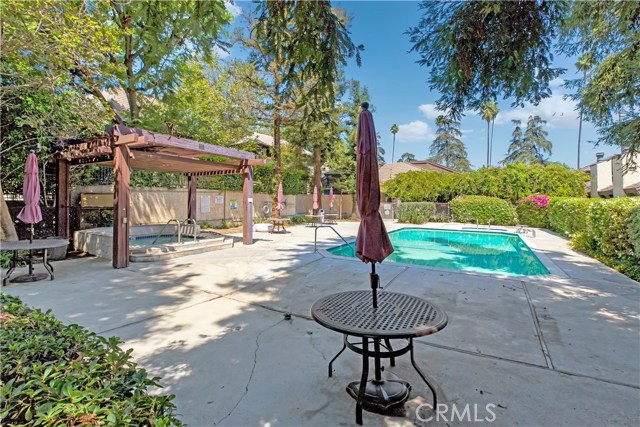 2 Bed Home for Sale in Van Nuys, California