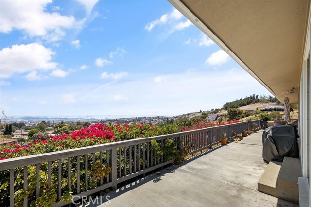 2050 Suana Drive, Rancho Palos Verdes, California 90275, 3 Bedrooms Bedrooms, ,2 BathroomsBathrooms,Residential,Sold,Suana,PW21144853