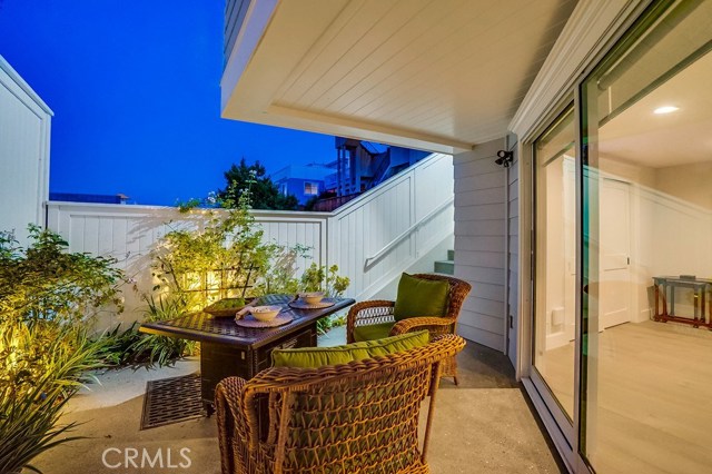 704 Loma, Hermosa Beach, California 90254, 4 Bedrooms Bedrooms, ,4 BathroomsBathrooms,Residential,Sold,Loma,SB19164166