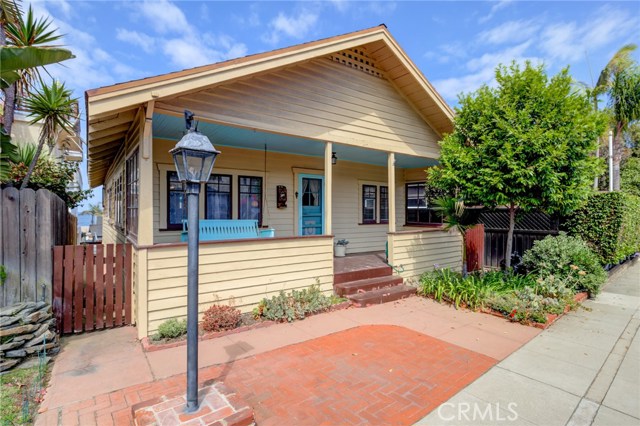 2309 Manhattan Avenue, Hermosa Beach, California 90254, 3 Bedrooms Bedrooms, ,2 BathroomsBathrooms,Residential,Sold,Manhattan,SB20128043