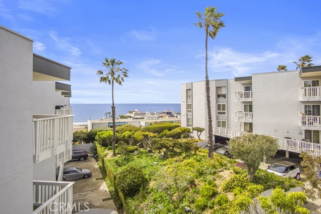 660 The Village, Redondo Beach, California 90277, 1 Bedroom Bedrooms, ,1 BathroomBathrooms,Residential,Sold,The Village,PW21065956