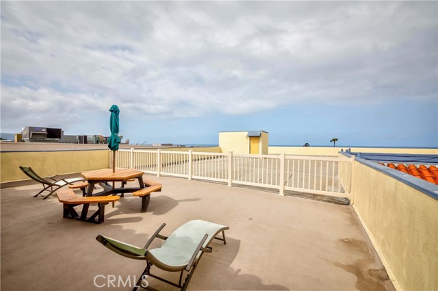 1707 Pacific Coast, Hermosa Beach, California 90254, 1 Bedroom Bedrooms, ,1 BathroomBathrooms,Residential,Sold,Pacific Coast,PW21082616