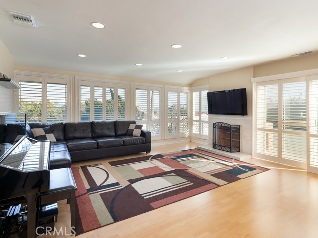 2034 Crestwood Street, Rancho Palos Verdes, California 90275, 4 Bedrooms Bedrooms, ,2 BathroomsBathrooms,Residential,Sold,Crestwood,PV18041500