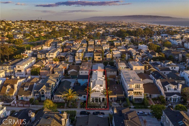 524 4th Street, Manhattan Beach, California 90266, 4 Bedrooms Bedrooms, ,2 BathroomsBathrooms,Residential,Sold,4th,SB21061545