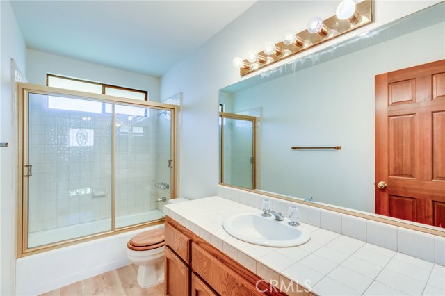 Full Bathroom Upstairs