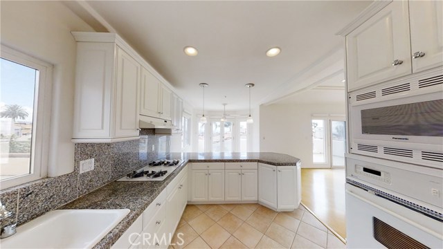 625 Lucia Avenue, Redondo Beach, California 90277, 3 Bedrooms Bedrooms, ,2 BathroomsBathrooms,Residential,Sold,Lucia,SB20075616