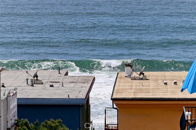 Stunning whitewater ocean views from top floor balcony.