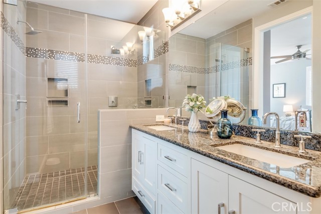 2305 Oak Avenue, Manhattan Beach, California 90266, 3 Bedrooms Bedrooms, ,2 BathroomsBathrooms,Residential,Sold,Oak,PW21077837