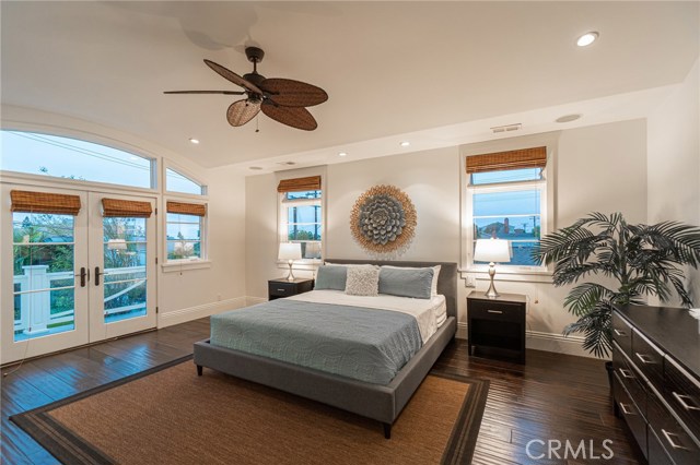 1111 8th Street, Hermosa Beach, California 90254, 4 Bedrooms Bedrooms, ,3 BathroomsBathrooms,Residential,Sold,8th,SB20223282