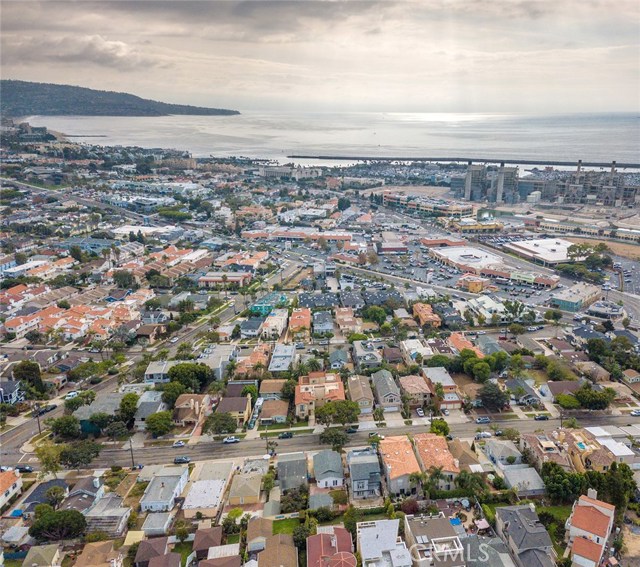 824 Lucia Avenue, Redondo Beach, California 90277, 4 Bedrooms Bedrooms, ,2 BathroomsBathrooms,Residential,Sold,Lucia,SB17243424