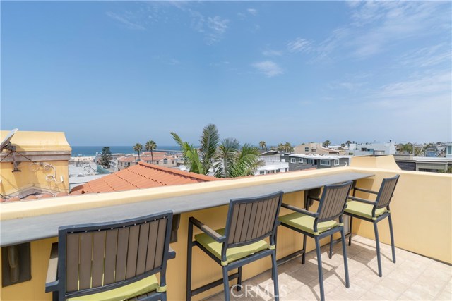 214 10th Street, Hermosa Beach, California 90254, 3 Bedrooms Bedrooms, ,3 BathroomsBathrooms,Residential,Sold,10th,SB18167893