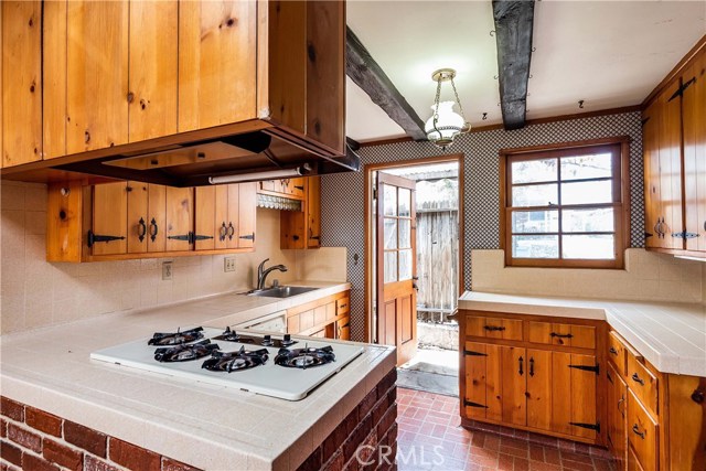 1300 18th Street, Manhattan Beach, California 90266, 2 Bedrooms Bedrooms, ,1 BathroomBathrooms,Residential,Sold,18th,SB19002050