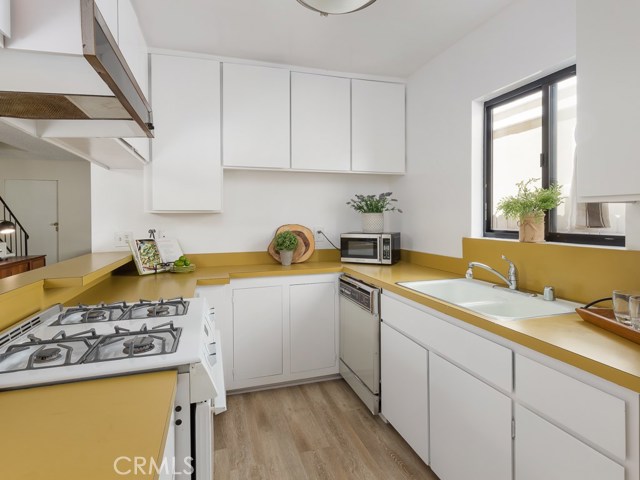 Super fun mid century kitchen.