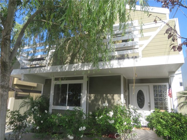 202 Helberta Avenue, Redondo Beach, California 90277, 3 Bedrooms Bedrooms, ,2 BathroomsBathrooms,Residential,Sold,Helberta,SB17212685