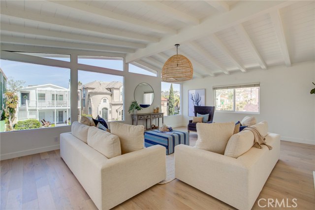 436 1st Street, Manhattan Beach, California 90266, 4 Bedrooms Bedrooms, ,2 BathroomsBathrooms,Residential,Sold,1st,SB20048897