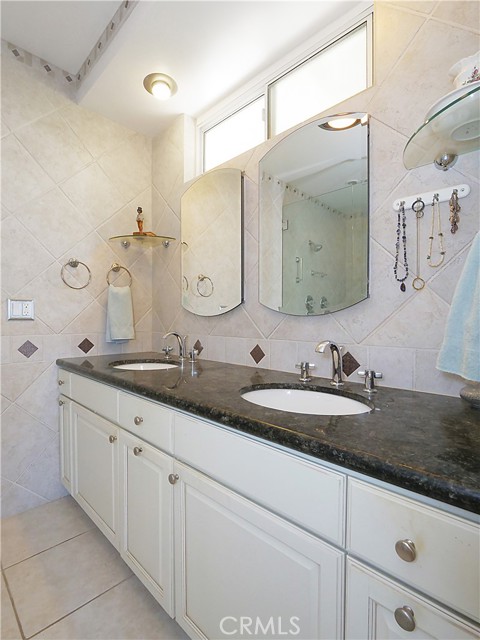 34 Deerhill Drive, Rolling Hills Estates, California 90274, 3 Bedrooms Bedrooms, ,3 BathroomsBathrooms,Residential,Sold,Deerhill,PV21123888