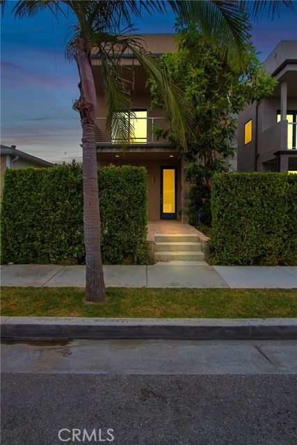 Photo of 127 Dolphin Avenue, Seal Beach, CA 90740