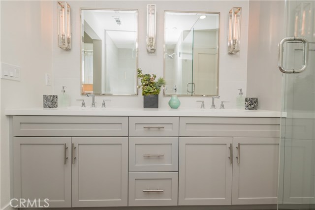 1920 Pacific Coast Highway, Redondo Beach, California 90277, 3 Bedrooms Bedrooms, ,2 BathroomsBathrooms,Residential,Sold,Pacific Coast Highway,OC20084658