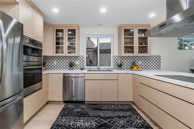 636 Vincent Park #A, Redondo Beach, California 90277, 3 Bedrooms Bedrooms, ,2 BathroomsBathrooms,Residential,Sold,Vincent Park #A,SB20200007