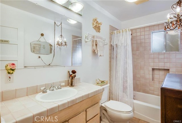 2833 Valley Drive, Manhattan Beach, California 90266, 2 Bedrooms Bedrooms, ,2 BathroomsBathrooms,Residential,Sold,Valley,SB20124280