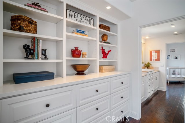 213 Seaview Street, Manhattan Beach, California 90266, 4 Bedrooms Bedrooms, ,3 BathroomsBathrooms,Residential,Sold,Seaview,SB19227675