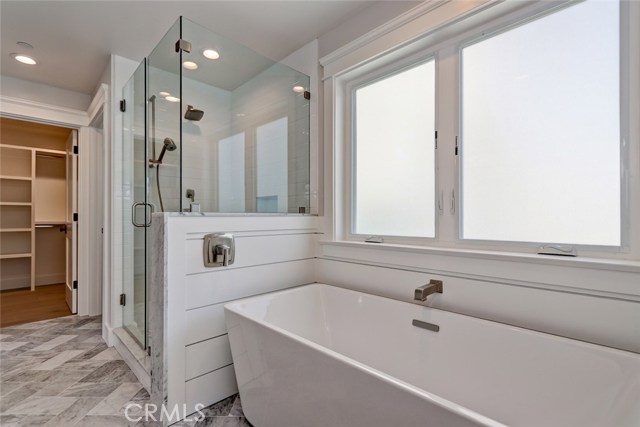 700 Loma Drive, Hermosa Beach, California 90254, 3 Bedrooms Bedrooms, ,3 BathroomsBathrooms,Residential,Sold,Loma,SB18137113
