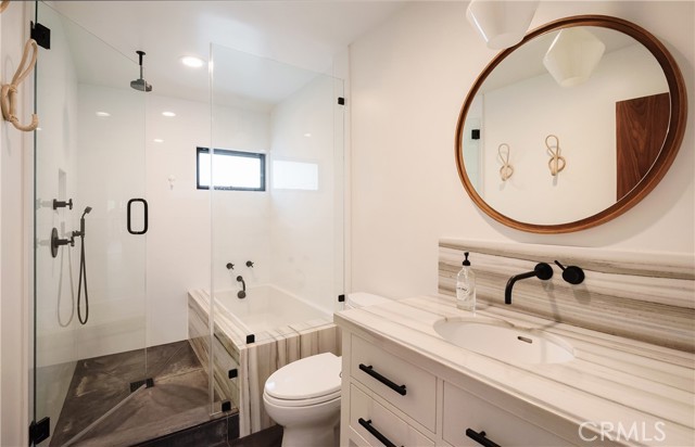 587 36th Street, Manhattan Beach, California 90266, 3 Bedrooms Bedrooms, ,2 BathroomsBathrooms,Residential,Sold,36th,SB21105044