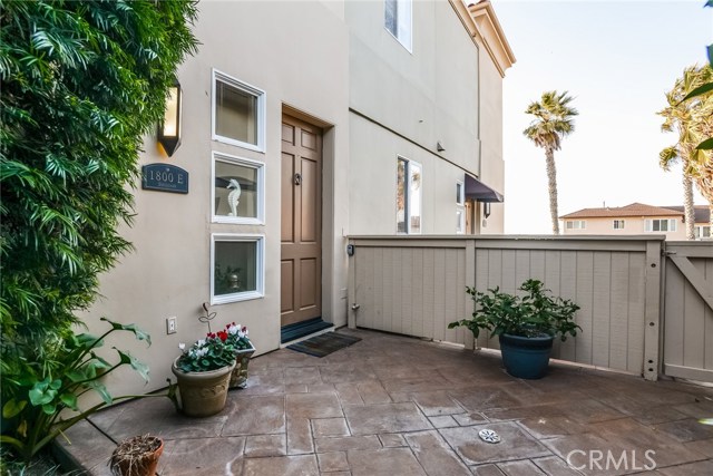 1800 Esplanade, Redondo Beach, California 90277, 3 Bedrooms Bedrooms, ,2 BathroomsBathrooms,Residential,Sold,Esplanade,SB18062659