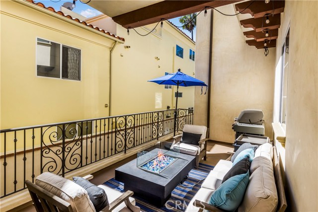 Oversized Deck with firepit and barbeque