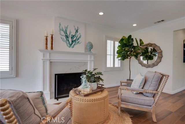 329 4th Street, Manhattan Beach, California 90266, 3 Bedrooms Bedrooms, ,2 BathroomsBathrooms,Residential,Sold,4th,SB20090773