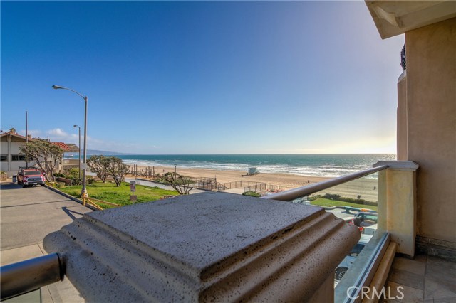 2702 The Strand, Manhattan Beach, California 90266, 3 Bedrooms Bedrooms, ,1 BathroomBathrooms,Residential,Sold,The Strand,SB17066172