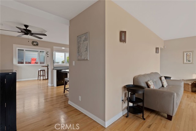 323 Avenue G, Redondo Beach, California 90277, 4 Bedrooms Bedrooms, ,1 BathroomBathrooms,Residential,Sold,Avenue G,PV21158630