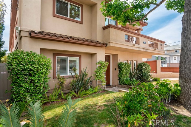 2212 Rockefeller Lane, Redondo Beach, California 90278, 3 Bedrooms Bedrooms, ,2 BathroomsBathrooms,Residential,Sold,Rockefeller,SB21134269