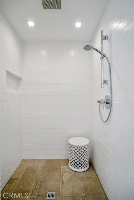 131 2nd Street, Hermosa Beach, California 90254, 4 Bedrooms Bedrooms, ,4 BathroomsBathrooms,Residential,Sold,2nd,SB19073645