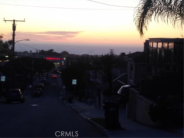 1011 2nd Street, Hermosa Beach, California 90254, 4 Bedrooms Bedrooms, ,2 BathroomsBathrooms,Residential,Sold,2nd,OC19110004