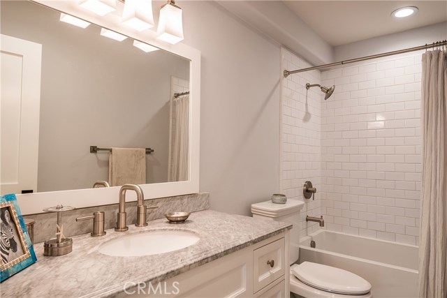 840 Loma Drive, Hermosa Beach, California 90254, 3 Bedrooms Bedrooms, ,2 BathroomsBathrooms,Residential,Sold,Loma,SB18033597