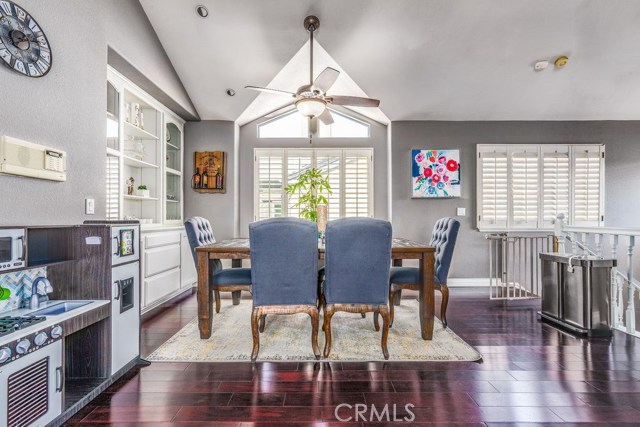 202 Helberta Avenue, Redondo Beach, California 90277, 3 Bedrooms Bedrooms, ,2 BathroomsBathrooms,Residential,Sold,Helberta,SB20063398