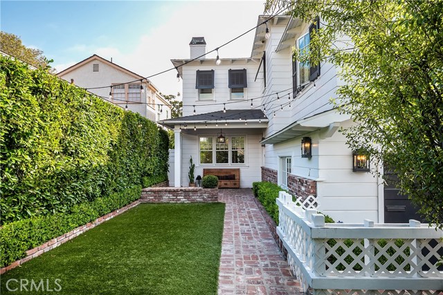 724 29th Street, Manhattan Beach, California 90266, 4 Bedrooms Bedrooms, ,3 BathroomsBathrooms,Residential,Sold,29th,SB19279046