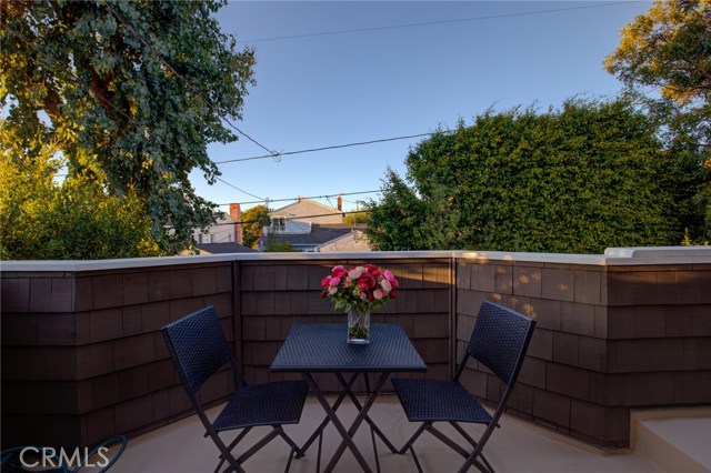 637 17th Street, Manhattan Beach, California 90266, 6 Bedrooms Bedrooms, ,3 BathroomsBathrooms,Residential,Sold,17th,SB20249999