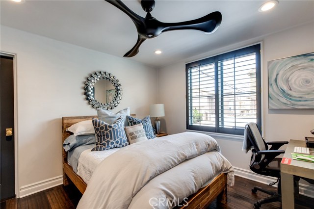 420 36th Street, Manhattan Beach, California 90266, 4 Bedrooms Bedrooms, ,2 BathroomsBathrooms,Residential,Sold,36th,SB20024212