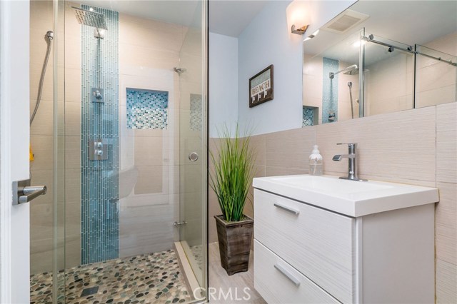 635 Prospect Avenue, Redondo Beach, California 90277, 3 Bedrooms Bedrooms, ,2 BathroomsBathrooms,Residential,Sold,Prospect,SB20111745