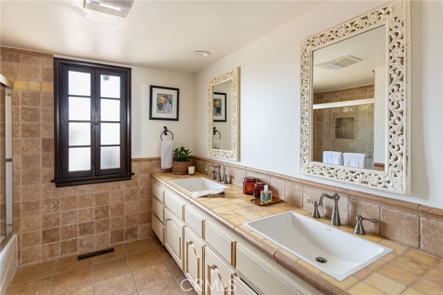 600 35th Street, Manhattan Beach, California 90266, 3 Bedrooms Bedrooms, ,3 BathroomsBathrooms,Residential,Sold,35th,SB19217935