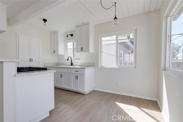 323 29th Street, Manhattan Beach, California 90266, 4 Bedrooms Bedrooms, ,3 BathroomsBathrooms,Residential,Sold,29th,SB19246067