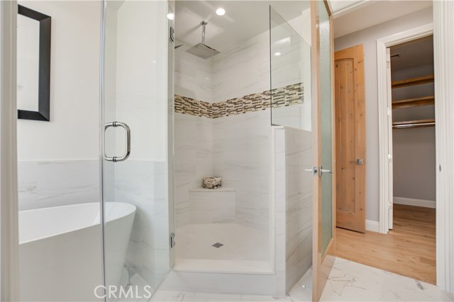 MASTER SHOWER WITH SEAT